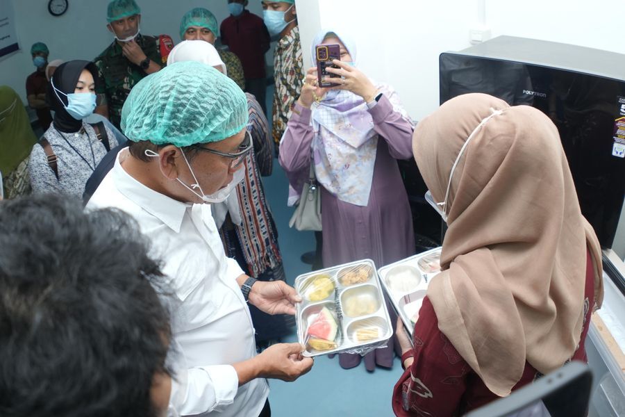 ist
MBG--Kedeputian III KSP melakukan  kunjungan verifikasi lapangan untuk program MBG di Dapur Sekolah Penggerak Pemberian Gizi BGN Panakkukang 1, yang terletak di Kompleks IDI, Jalan Topaz, Kota Makassar,akhir pekan kemarin.
