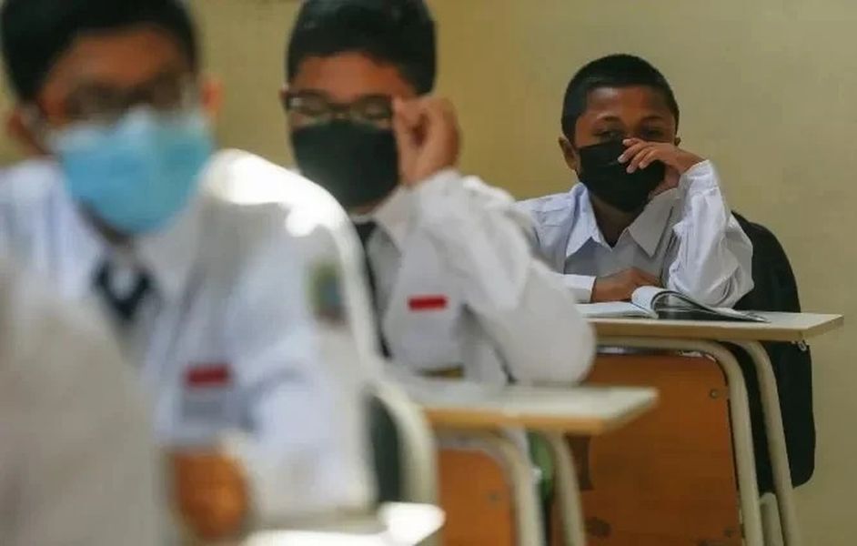 int
PENGADUAN--Ombudsman Perwakilan Sulsel meminta agar setiap pengaduan di SPMB segera diselesaikan di tingkat sekolah, termasuk pengaduan usai pengumuman penerimaan. Sementara pengumuman dilakukan hari ini Senin (16/6).Tampak siswa SMA sedang ujian.
