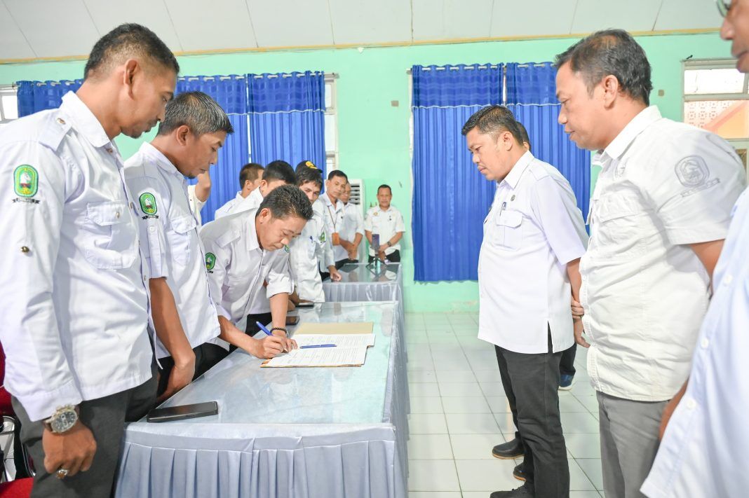 Penandatanganan Perjanjian Kerja Sama Program Percepatan ATS, Rabu (21/05/2025), yang digelar di Aula Handayani Dinas Pendidikan dan juga secara virtual via Microsoft Teams.