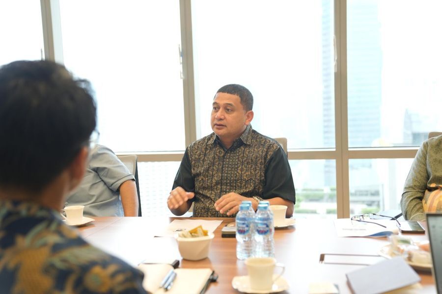 int
KERJASAMA--Wali Kota Makassar, Munafri Arifuddin didampingi Kadis DLH Makassar, Helmi Budiman menjajaki kerjasama dengan PT Itochu Indonesia asal Jepang terkait pengelolaan sampah dan sistem penerangan jalan umum.Pertemuan dilakukan di The Plaza Jalan MH. Thamrin, Jalarta Pusat, Kamis (19/6). 