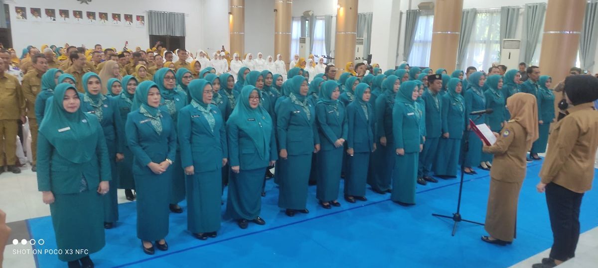 BKM/SAR
LANTIK -- Bupati Gowa, Husniah Talenrang saat melantik TP PKK Gowa. 
