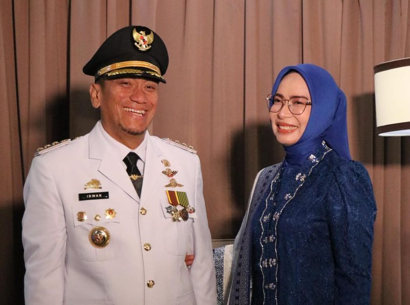 H Irwan Bachri Syam dan istri
