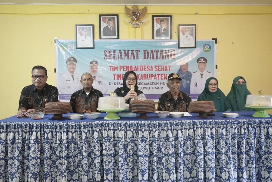 PENILAIAN DESA -- Wakil Bupati Luwu Timur selaku Ketua Forum KKS, Hj Puspawati Husler menutup kegiatan penilaian desa sehat yang dilaksanakan di Desa Nuha, Kecamatan Nuha, Kamis (26/5).