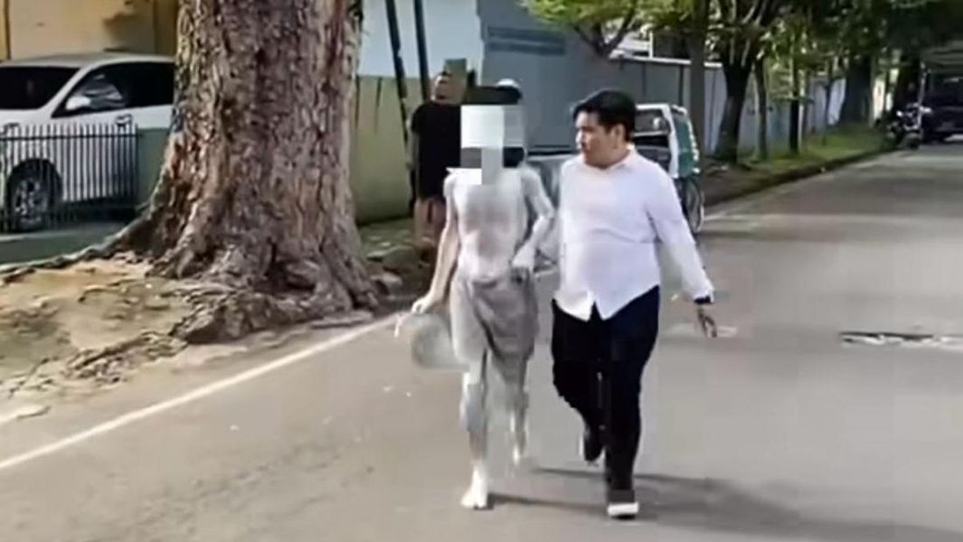 int
LIPOSOS--Pemkot Makassar telah menyiapkan pondok sosial (Liposos) untuk melakukan pembinaan terhadap manusia silver, anjal dan gepeng yang diamankan pertugas.Mereka diberikan pelatihan keterampilan agar siap kembali ke masyarakat dengan kemampuan yang lebih baik.Tampak manusia siver yang diamankan petugas dari Dinsos Makassar.