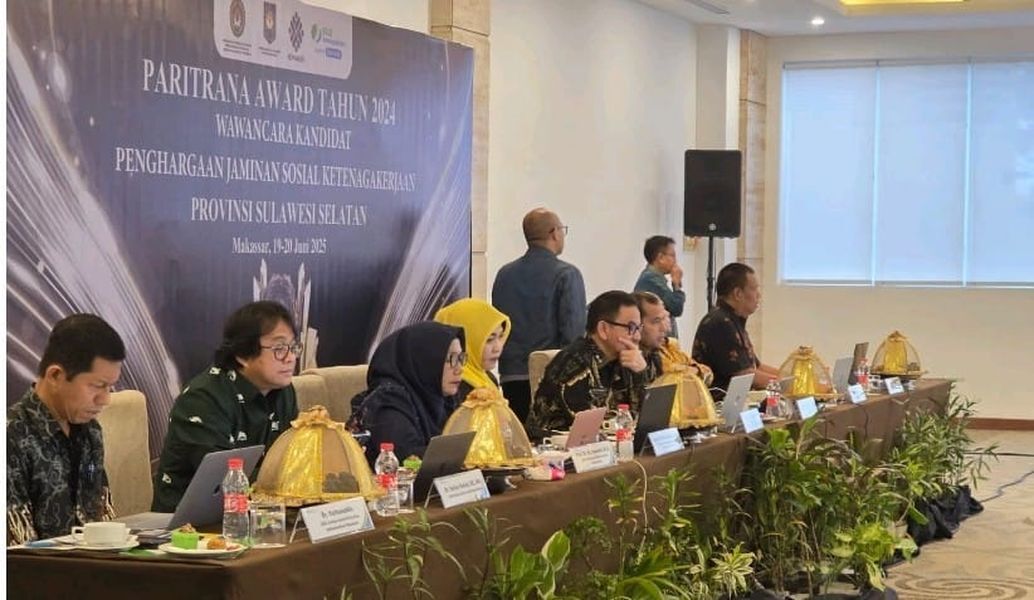 PENILAIAN -- Suasana rapat penilaian Paritrana Award 2024.
