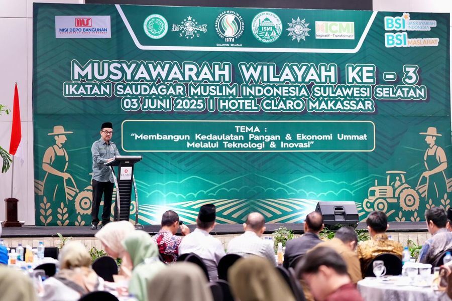 ist
MEMBUKA--Sekprov Sulsel, Jufri Rahman, membuka secara resmi acara Musyawarah Wilayah ke-3 MPW ISMI Sulsel di Hotel Claro Makassar, Selasa (3/6).
