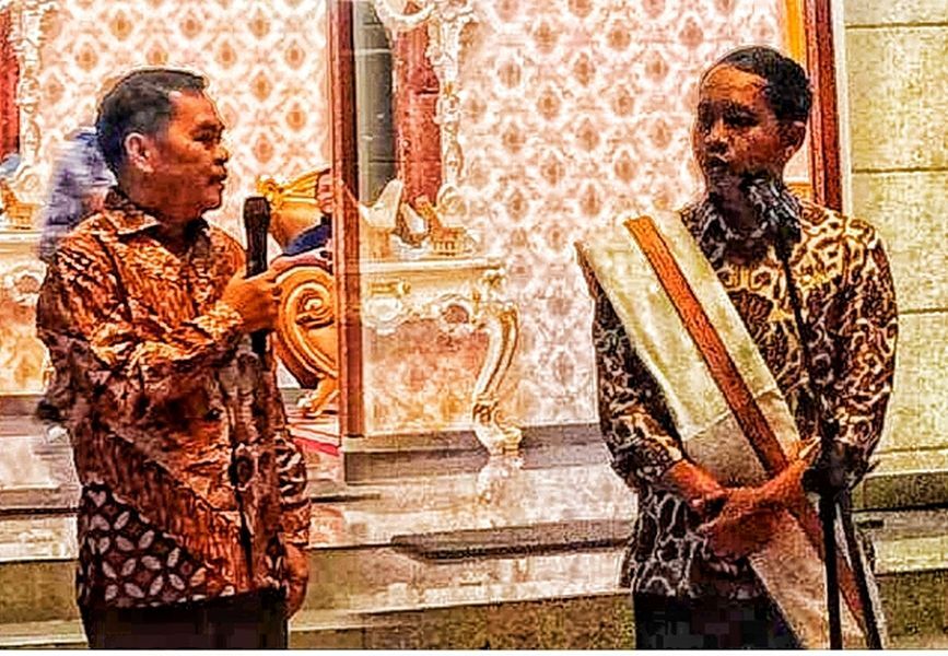 KUNKER -- Menteri Kehutanan RI, Raja Juli Antoni disambut Bupati Zadrak di Rumah Jabatan, Makale, Sabtu (14/6). 
