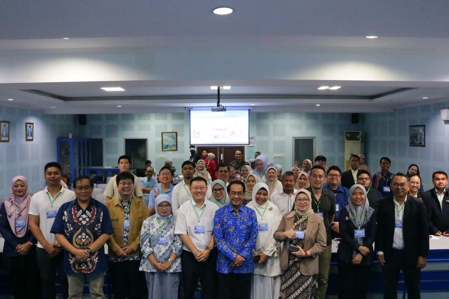 ist
HADIR--Tujuh Universitas Mitra Luar Negeri Hadir di Simposium Internasional Keberlanjutan Laut dan Pesisir yang Digelar FIKP Unhas.Kegiatan ini dibuka Rektor Unhas Prof Jamaluddin Jompa,Senin (16/6).
