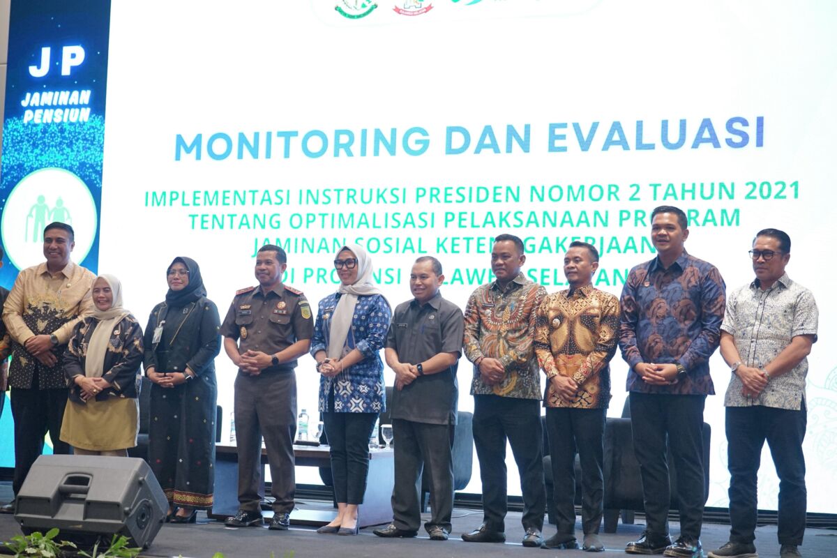 Bupati Bantaeng, M. Fathul Fauzy Nurdin bersama Kepala Kejaksaan Negeri Bantaeng, Satria Abdi, menghadiri monitoring dan evaluasi Optimalisasi Pelaksanaan Program Jaminan Sosial Ketenagakerjaan di Sulsel, yang digelar di Hotel Claro, Kota Makassar, Kamis (10/7/2025).