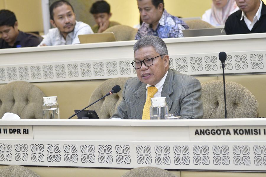 
IST
RDP--Anggota Fraksi Golkar DPR RI Dr Taufan Pawe menyuarakan pentingnya jaminan masa pensiun dan hari tua bagi PPPK pada RDP dengan Kemenpan-RB, BKN, Kemendagri, Senin (30/6)