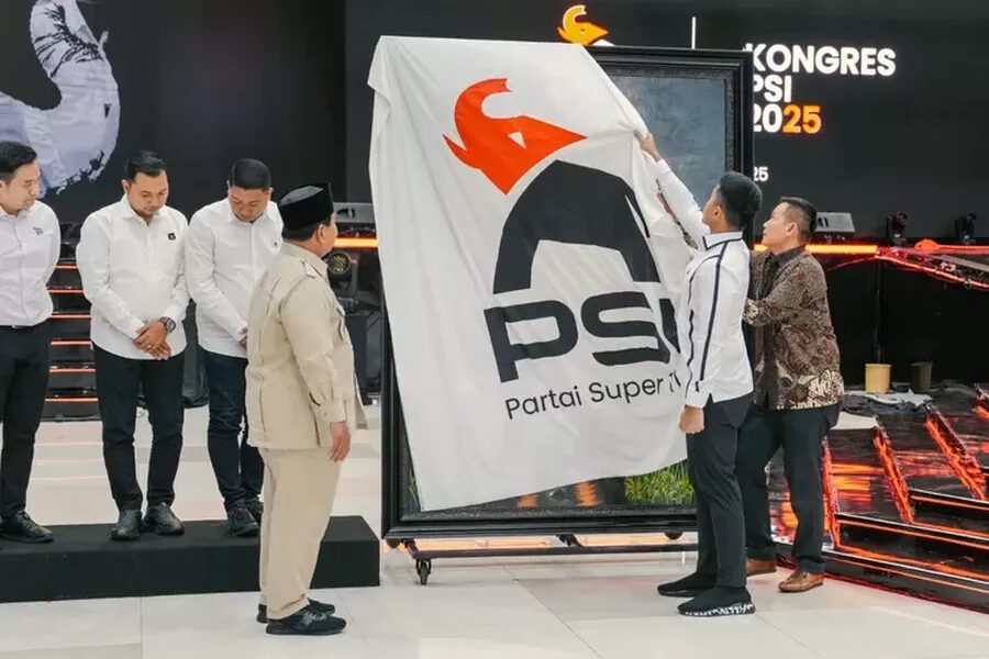 IST
MENUTUP--Presiden Prabowo Dipersilahkan untuk menutup Kongres PSI di Edutorium Universitas Muhammadiyah Surakarta (UMS), Solo, Jawa Tengah, Minggu (20/7) malam. 
