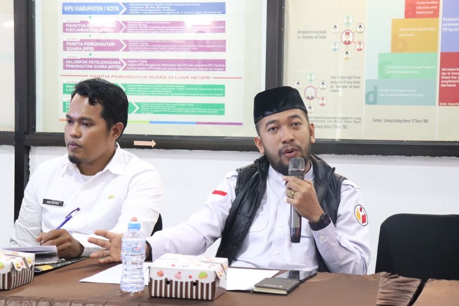 IST
PEMUTAKHIRAN--Bawaslu dan KPU Luwu Timur melakukan PDPB Triwulan II Tahun 2025 yang digelar KPU, Rabu (2/7).
 