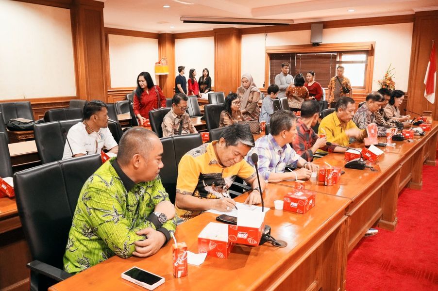 IST
STUDI BANDING--PANSUS--Pansus Ranperda RPJMD 2025-2029 DPRD Tana Toraja diketuai legislator Golkar Randan P.Sampetoding melakukan studi banding ke kabupaten Badung Bali.
