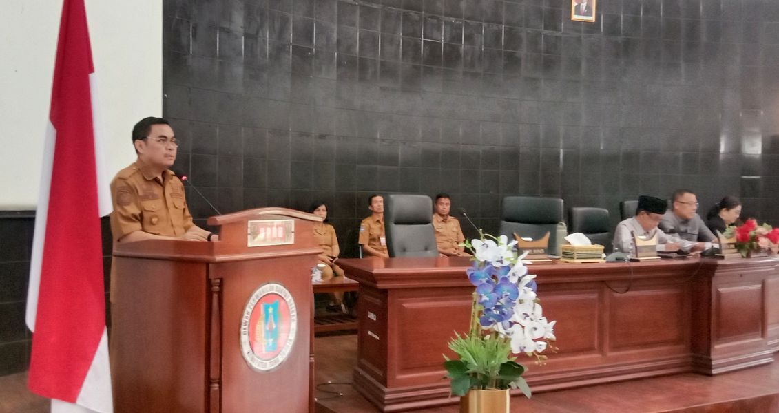 IST
PANDANGAN UMUM--Enam fraksi di DPRD kabupaten Tana Toraja menyampaikan pandangan umum Ranperda pelaksanaan APBD 2024
