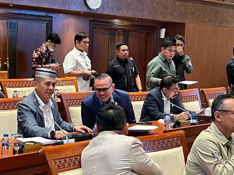 IST
MENGIKUTI RDP--Anggota Komisi I DPR RI Syamsu Rizal MI mengikuti RDP bersama Menteri Komdigi, Dewan Pers, KPI, KIP di Kompleks Senayan RI, Senin (7/7). 
