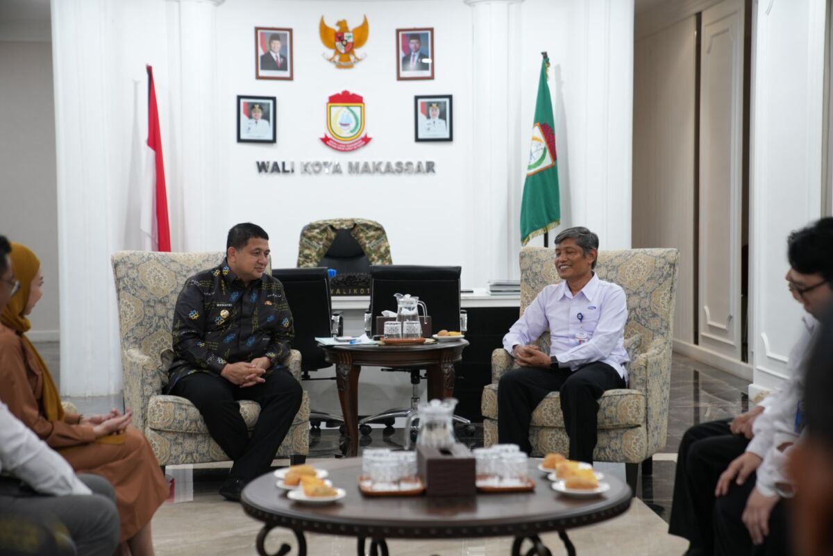 ist
BERTEMU--– Kepala Perwakilan BPKP Sulsel, Rasono, bertemu Wali Kota Makassar, Senin (28/7).Pertemuan membahas pentingnya sinergi BPKP dan Pemkot Makassar dalam meningkatkan tata kelola keuangan daerah, khususnya terkait pengawasan BUMD dan pemantauan kas daerah.
