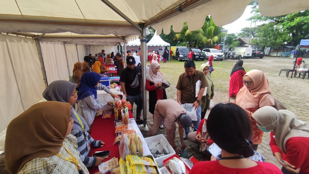 ist
GPM--Pemprov Sulsel menggelar GPM dan pengenalan Kios Pangan dalam Koperasi Kelurahan Merah Putih, di Masjid Nurul Istiqamah , Jalan Tamalanrea, Selasa (8/7). 
