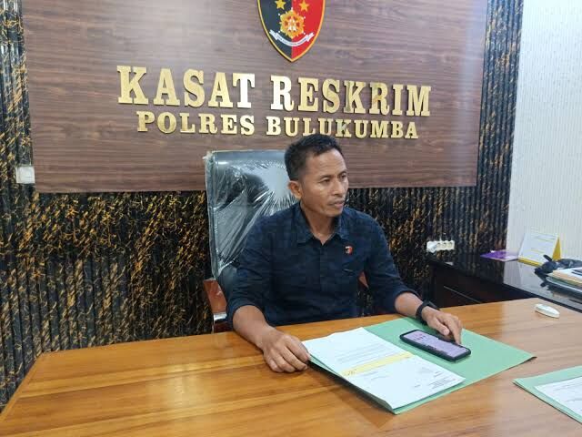 Pintu Mobil Diketuk  di Tempat Gelap Lalu Ditikam