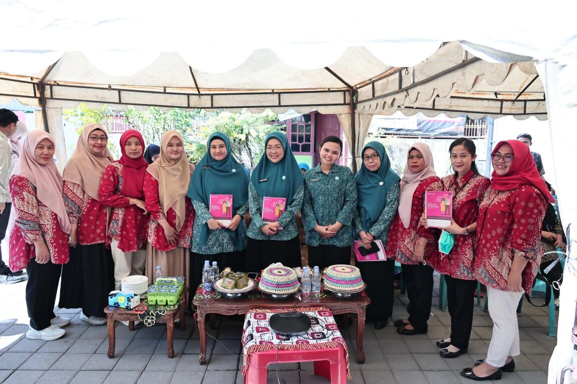 ist
DUKUNG--Ketua TP PKK Kota Makassar, Melinda Aksa, mengikuti kegiatan launching Gerakan Membaca Buku Kesehatan Ibu dan Anak, Membangun Generasi Emas yang digelar oleh TP PKK Provinsi Sulawesi Selatan bekerja sama dengan Ikatan Dokter Anak Indonesia, Kamis (24/7).

