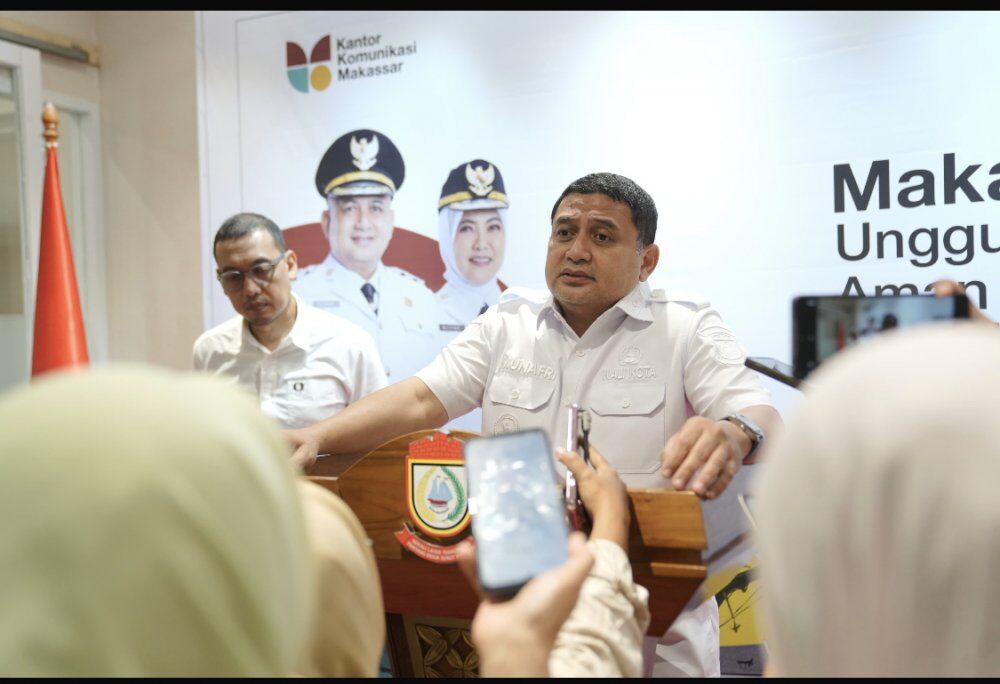 ist
LARANG--Wali Kota Makassar, Munafri Arifuddin secara tegas melarang komersialisasi toilet yang ada di seluruh pasar tradisional yang ada di Makassar.Pernyataan itu ditegaskan Appi saat melaunching penggunaan Qris di Pasar Niaga Daya.