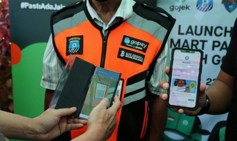 ANT
QRIS--Komisi B DPRD Kota Makassar mendukung penggunaan pembayaran digital di layanan publik berupa QRIS, seperti di PD Parkir.
