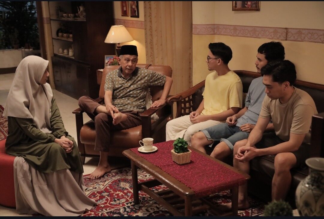 ADEGAN -- Salah satu adegan dari film Jodoh 3 Bujang.