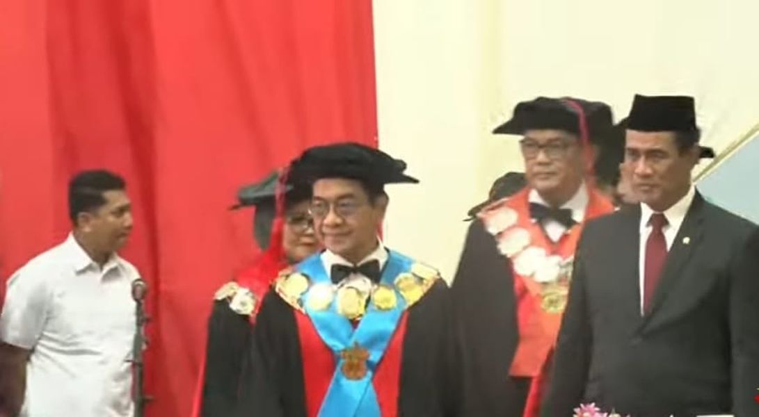 Unhas Wisuda 2.641 Orang, Mentan:Ingin Mengubah Dunia Harus Bekerja Keras
