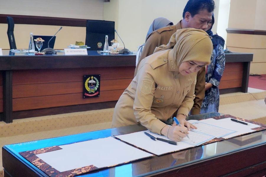 ist
GIZI--Wawali Kota Makassar, Aliyah Mustika Ilham, menghadiri lokakarya bertajuk “Komitmen untuk Gizi: Dari Bukti Menuju Dampak, Mewujudkan Program Gizi yang Terarah, Terintegrasi, dan Berkelanjutan” yang digelar oleh Pemprov Sulsel bekerja sama dengan UNICEF,Selasa (15/7).
