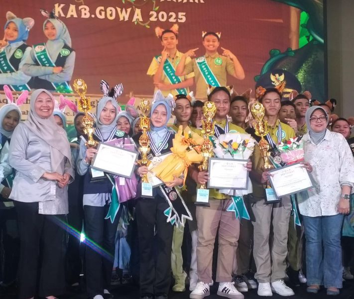 BKM/SAR
EDUKASI -- Para anak dari keterwakilan berbagai sekolah di Gowa (SMP dan SMA) saat mengikuti pembekalan edukasi OCSEA dan Mental Health yang digelar Dinas P3A Kabupaten Gowa serangkaian Pemilihan Duta Anak 2025 tingkat Kabupaten Gowa. 
