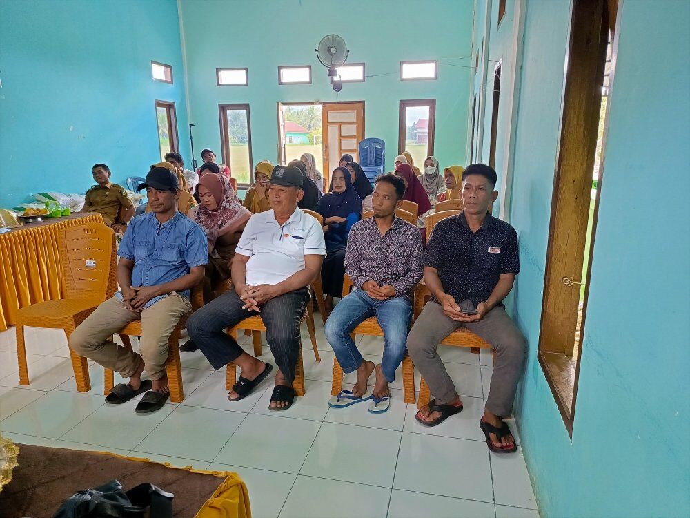 MUSYAWARAH -- Pemerintah Desa Komba Selatan Kabupaten Luwu menggelar pelaksanaan RKPD Tahun Anggaran 2026 di Gedung Aula Desa Komba Selatan Kecamatan Larompong Kabupaten Luwu, Selasa (29/7). 
