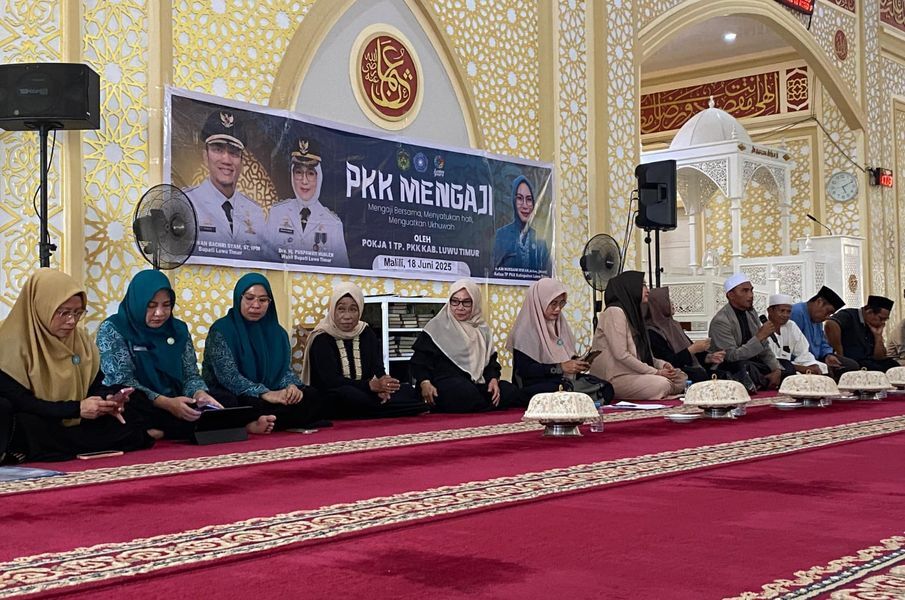 PKK MENGAJI -- Pokja I TP PKK menggelar PKK Mengaji dalam rangka mempererat tali silaturahmi dan kebersamaan antar pengurus TP PKK se Kabupaten Luwu Timur di Masjid Babul Khaer Malili baru-baru ini. 