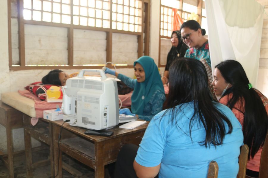 LAYANAN KESEHATAN -- Dinas Kesehatan Kabupaten Pinrang menggelar layanan Bakti Sosial Pelayanan Kesehatan Bergerak yang menyasar desa-desa terpencil pada 4–7 Juli 2025. 
