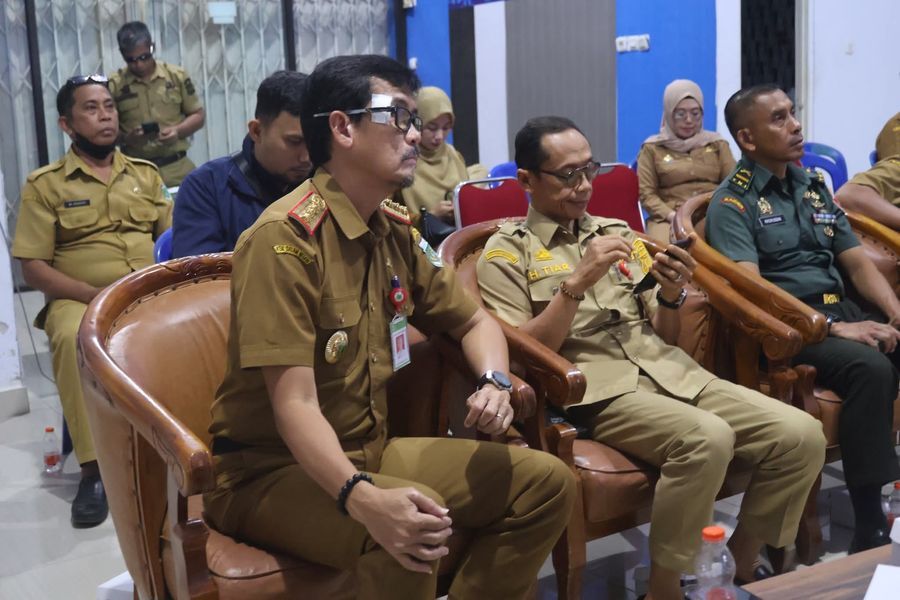RAKOR -- Sekkab Pinrang, Andi Calo Kerrang mengikuti Rakor Pengendalian Inflasi Daerah yang digelar Kementerian Dalam Negeri RI, Selasa (22/7/). 
