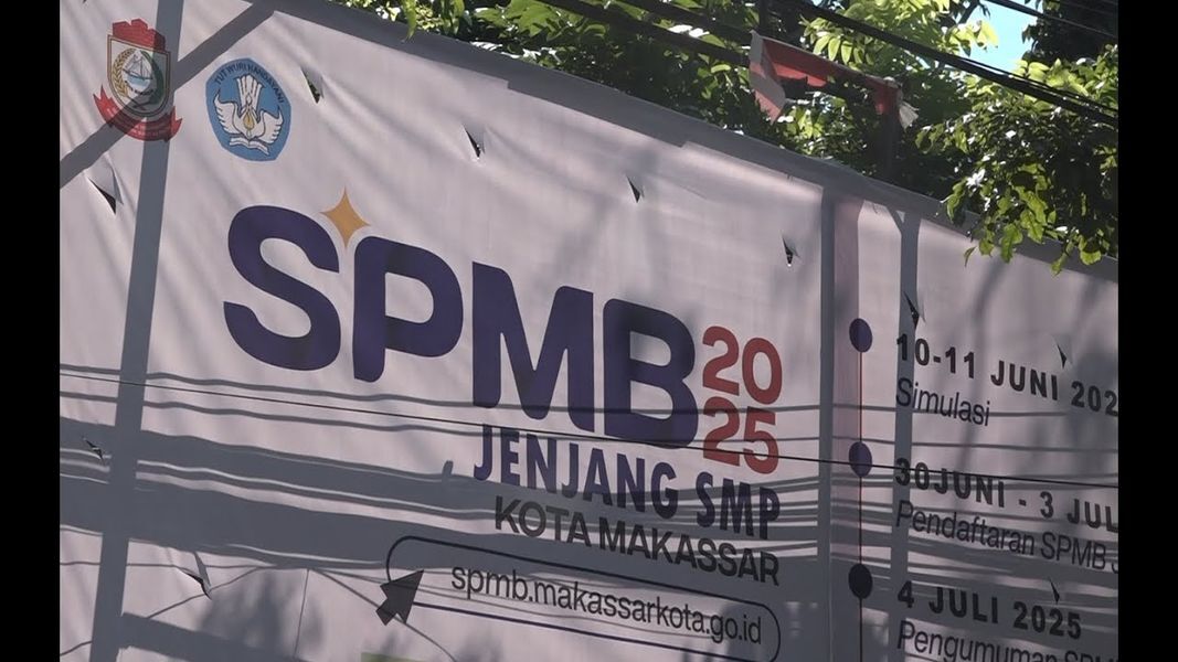 int
SPMB--Wali Kota Makassar, Munafri Arifuddin telah menyiapkan beberapa solusi untuk mengakomodir siswa yang tidak tertampung di sekolah negeri.Tampak spanduk SPMB tahun ini.
