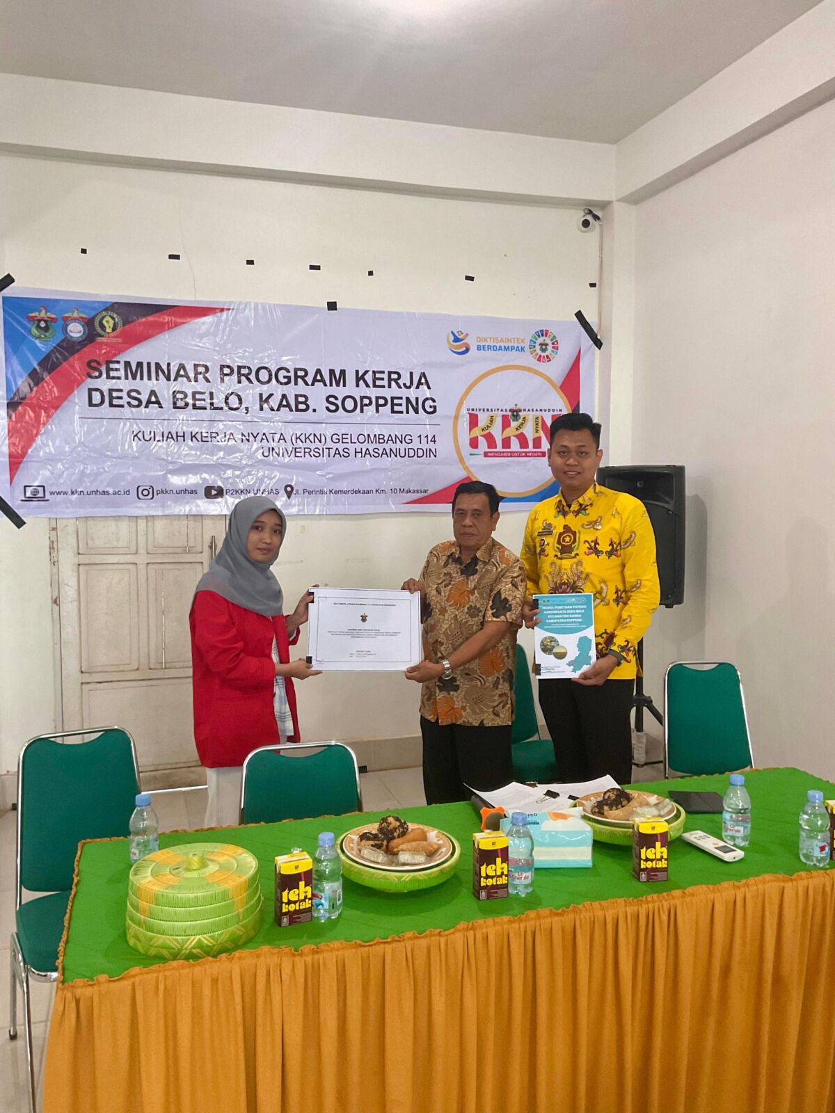 Mahasiswa KKN-T Literasi Gelombang 114 Universitas Hasanuddin melaksanakan Seminar Hasil Pemetaan Potensi Agrowisata Desa Belo melalui Pendekatan Spasial Berbasis Geographic Information System (GIS) sebagai arahan dan rekomendasi pengembangan desa wisata, Kamis (14/8/2025).