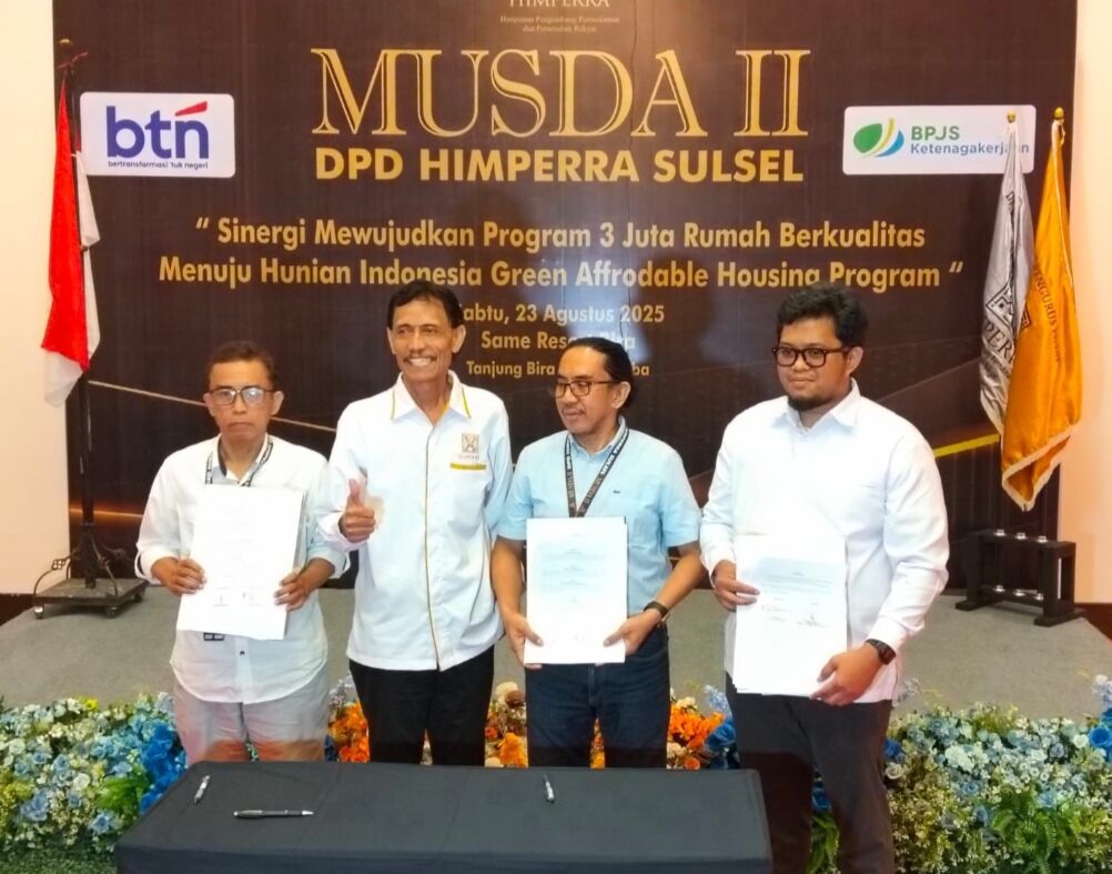 Ketua BPW APJII Sulampua Abdul Malik dan Ketua DPD HIMPERRA Sulsel Baharuddin melakukan penandatangan kerja sama di sela - sela acara Musda II DPD Himperra Sulsel di Kabupaten Bulukumba, Sabtu (23/8/2025).