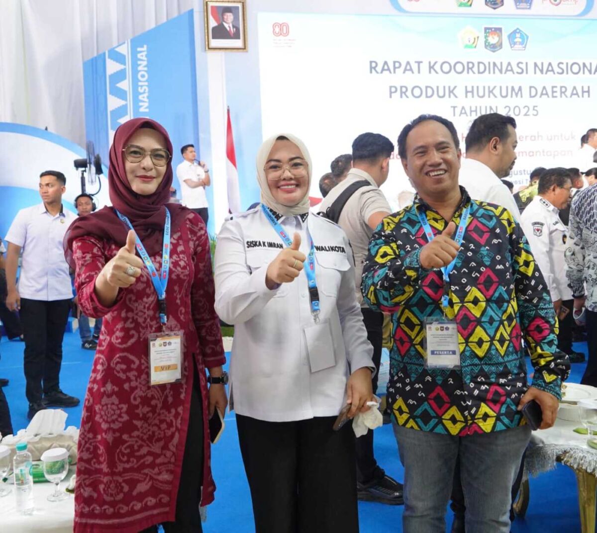 IST
MENGHADIRI--Ketua DPRD Sulsel Andi Rachmatika Dewi, bersama Ketua Badan Pembentukan Peraturan Daerah (Bapemperda) DPRD Sulsel, Saharuddin, menghadiri Rakornas Produk Hukum Daerah Tahun 2025 di Aula Bahteramas, Kantor Gubernur Sulawesi Tenggara, Rabu (27/8).
