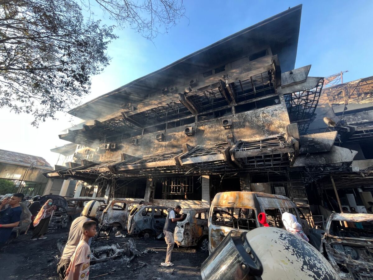 Kerusakan akibat kebakaran di gedung DPRD Makassar ditaksir mencapai Rp253,4 miliar.