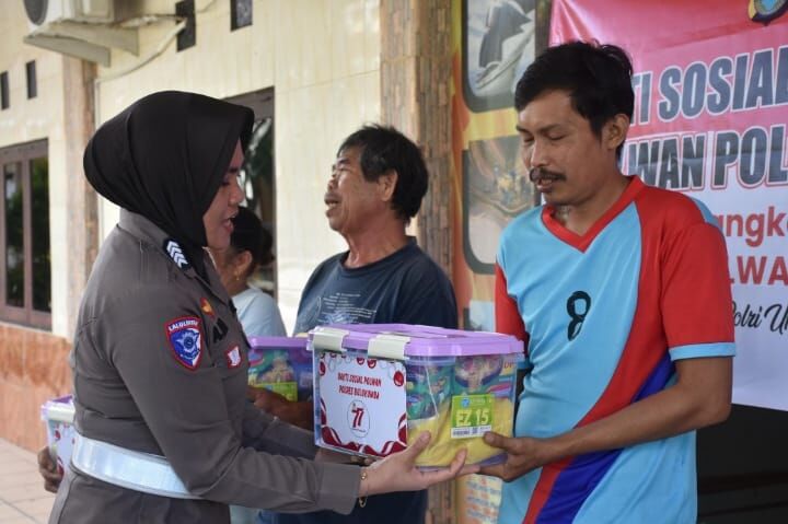 Srikandi Polres Bulukumba Gelar Bakti Religi dan Baksos Jelang HUT ke-77 Polwan