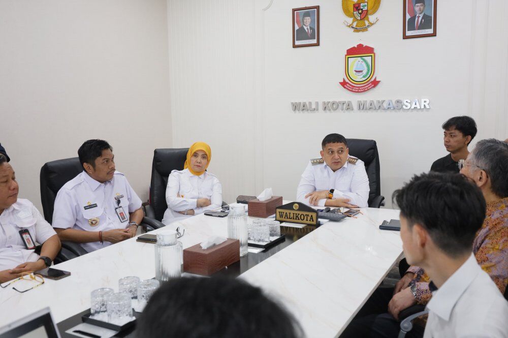 ist
HADIRI--Wali Kota Makassar, Munafri Arifuddin bersama Wawali Kota Makassar, Aliyah Mustika Ilham menghadiri rapat bersama Pemerintah Kota Kawasaki, Jepang guna memperkuat kolaborasi teknis dalam upaya penanganan kebocoran air melalui program NRW, yang menjadi bagian dari proyek kerja sama teknis di bawah JICA.
