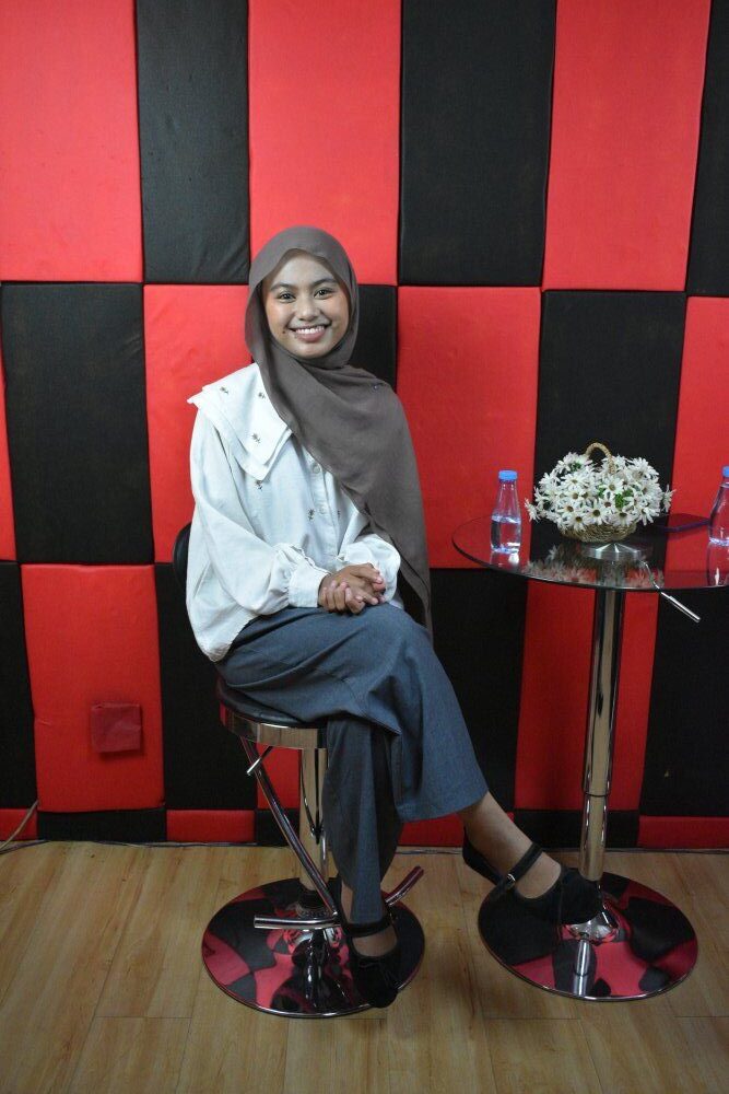 Ratu Azara, Mahasiswi Ilmu Komunikasi Unhas