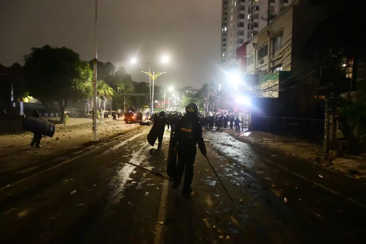 Tragedi Demo Jakarta: Driver Ojol Tewas Terlindas Kendaraan Brimob, Publik Kecam Aparat