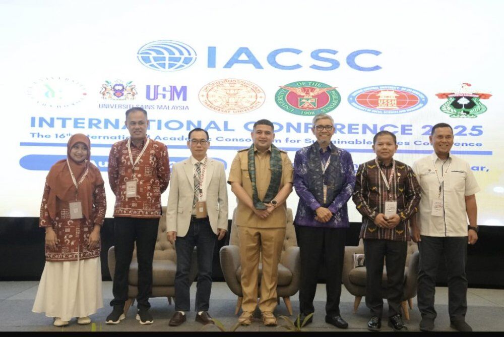 ist
PROMOSIKAN--Wali Kota Makassar, Munafri Arifuddin, kembali menunjukkan komitmennya dalam mempromosikan potensi dan program inovatif Kota Makassar ke panggung dunia dalam konferensi bergengsi IACSC Conference 2025 yang digelar di Hotel Unhas Makassar, Senin (4/8).
