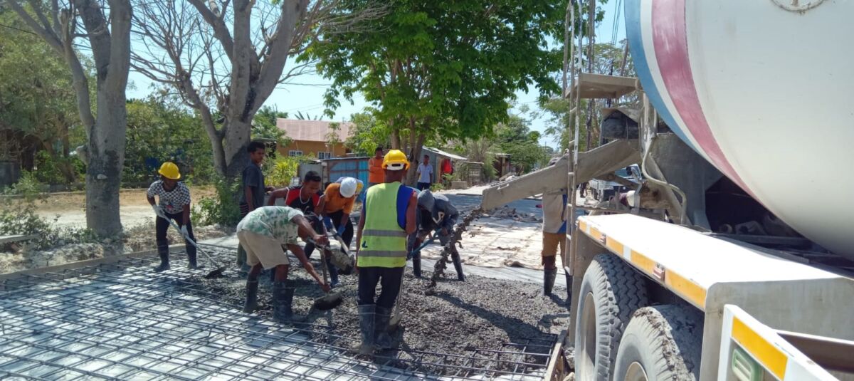 Ruas Jalan Aroepala  Pakai Konstruksi Beton