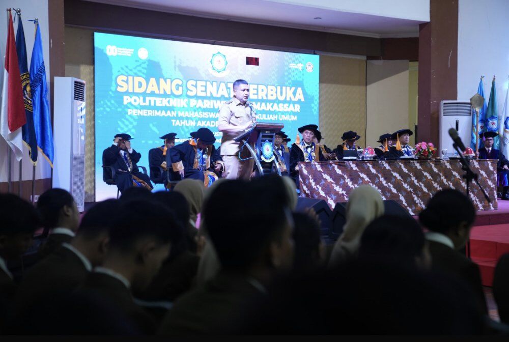 ist
SAMBUTAN--Wali Kota Makassar, Munafri Arifuddin memberikan sambutan pada Sidang Terbuka Senat Akademik Poltekpar Makassar dalam rangka penerimaan mahasiswa baru semester ganjil tahun akademik 2025/2026, Senin (4/8).
