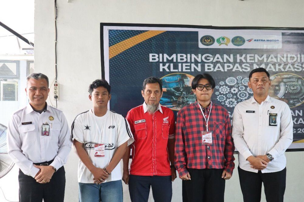 BAPAS -- Suasana pembukaan Bimbingan Kemandirian dibidang Otomotif yang digelar Astra Motor Sulawesi Selatan dengan Bapa Makassar.
