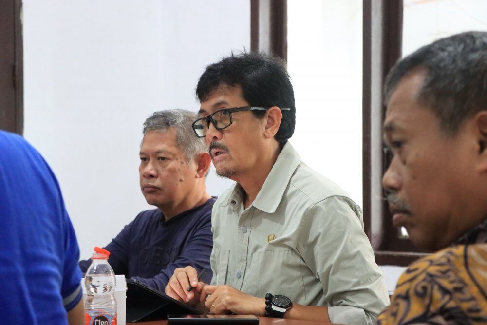 RAKOR -- Sekkab Pinrang, A Calo Kerrang, memimpin Rapat Koordinasi (Rakor) pembentukan Satuan Tugas (Satgas) Percepatan Penyelenggaraan Program Makanan Bergizi Gratis (MBG), Selasa (1/8).