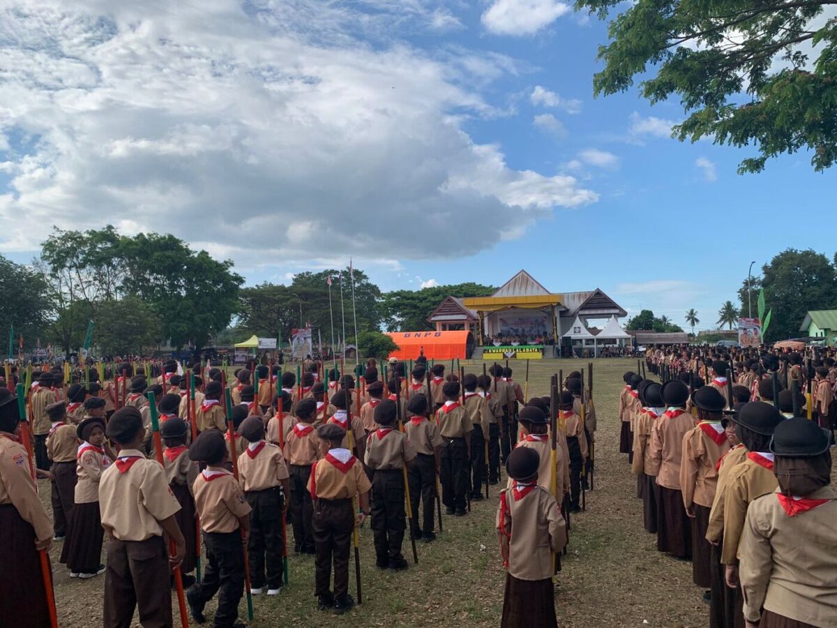PERKEMAHAN -- Kwartir Cabang Pramuka Soppeng menggelar Perkemahan Pramuka Kwartir Ranting Lalabata dalam rangka memperingati HUT Kemerdekaan ke-80 RI di Lapangan Kawasan Wisata Alam Waduk Ompo Kecamatan Lalabata, Kabupaten Soppeng,  Selasa (26/8).  
