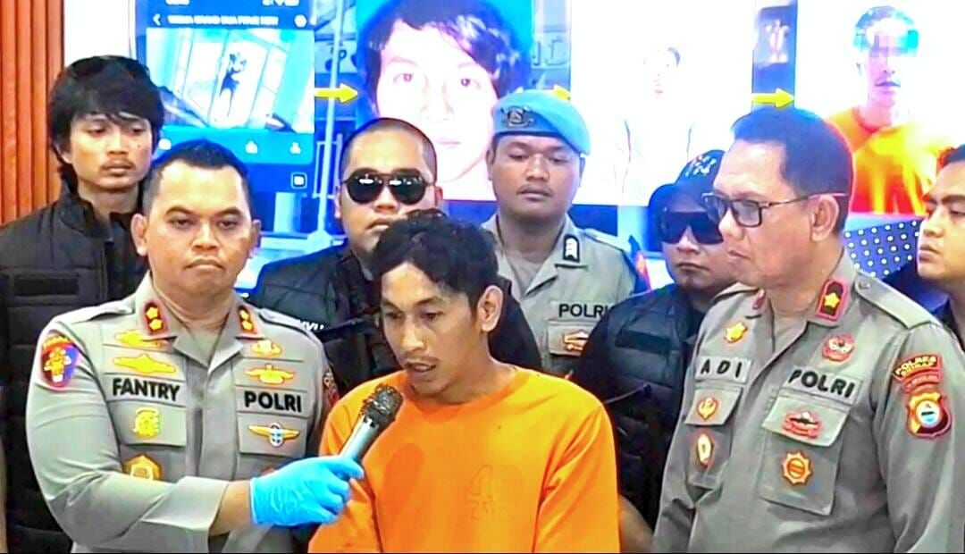 Kapolres Sidrap AKBP Dr Fantry Taherong merilis pengungkapan kasus ini di Mapolres, Jumat 12 September 2025. Tersangka Yunus alias Bampe dihadirkan di depan wartawan. 