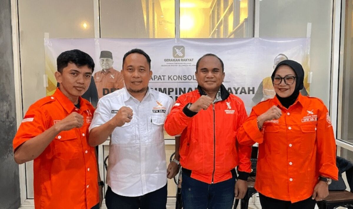 IST
MENGHADIRI--Ketua Umum DPP Gerakan Rakyat, Sahrin Hamid menghadiri rapat konsolidasi yang digelar DPW Gerakan Rakyat Provinsi Sulawesi Selatandi Ardan Masogi, Tamalanrea, Makassar, Sabtu (13/9) sore. 
